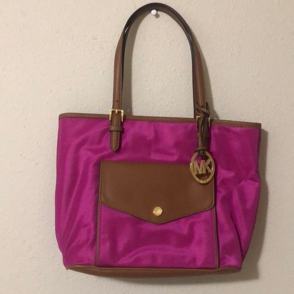 MICHAEL KORS PURSE - Picture 1 of 7